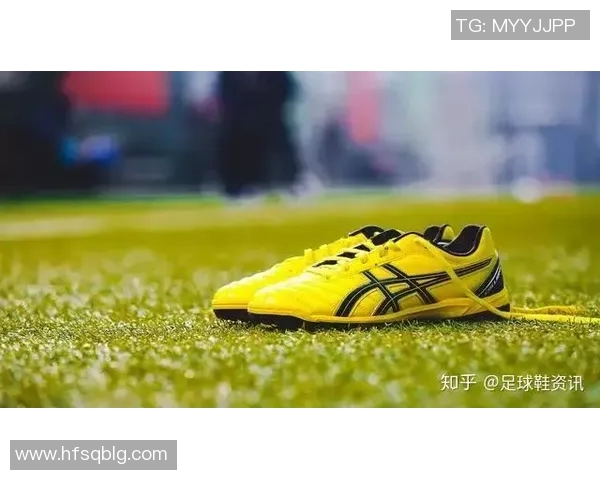 足球明星个性化鞋款揭秘独特印字背后的故事与意义